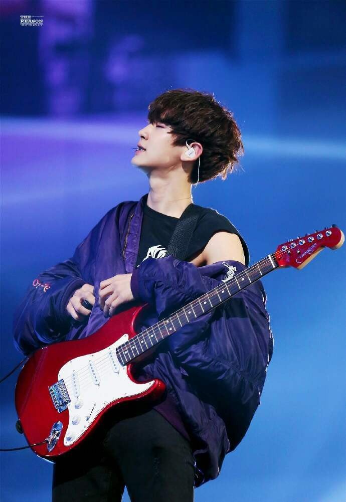 朴灿烈# @苏澈先生.(o835881063) 这个号是我弟在玩,囍关.#吴星轩