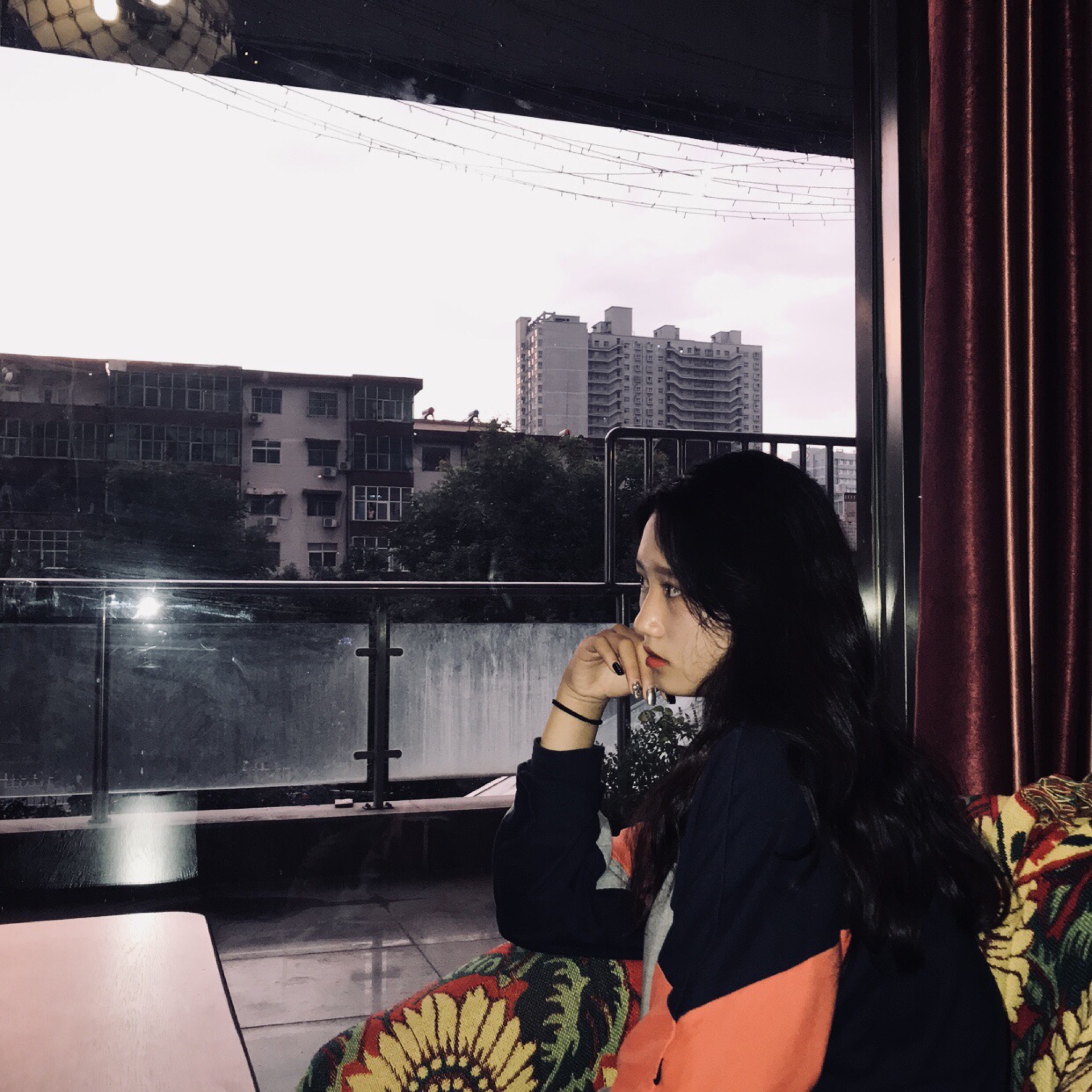 你曾是我平淡生活里的来日方长 最后猝不及防的成为了大梦一场 - 杨依