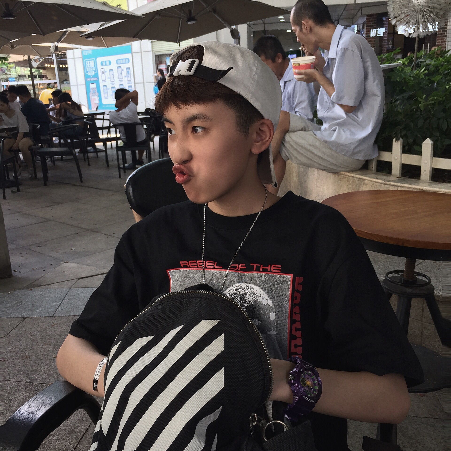 贴贴脸 - 唐萱文-的快手